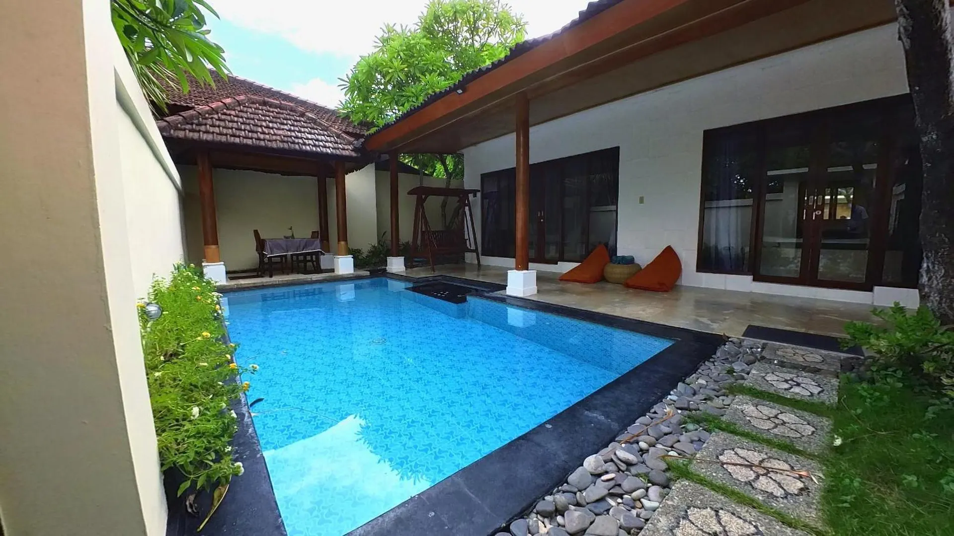 Privat Pool Villa At Kuta Kuta  0*, Kuta (Bali)