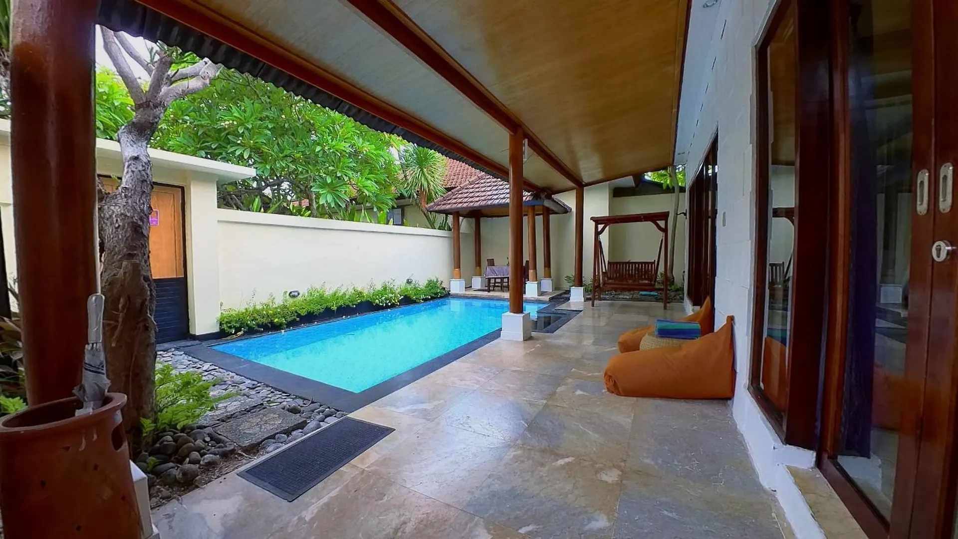 Privat Pool Villa At Kuta Kuta