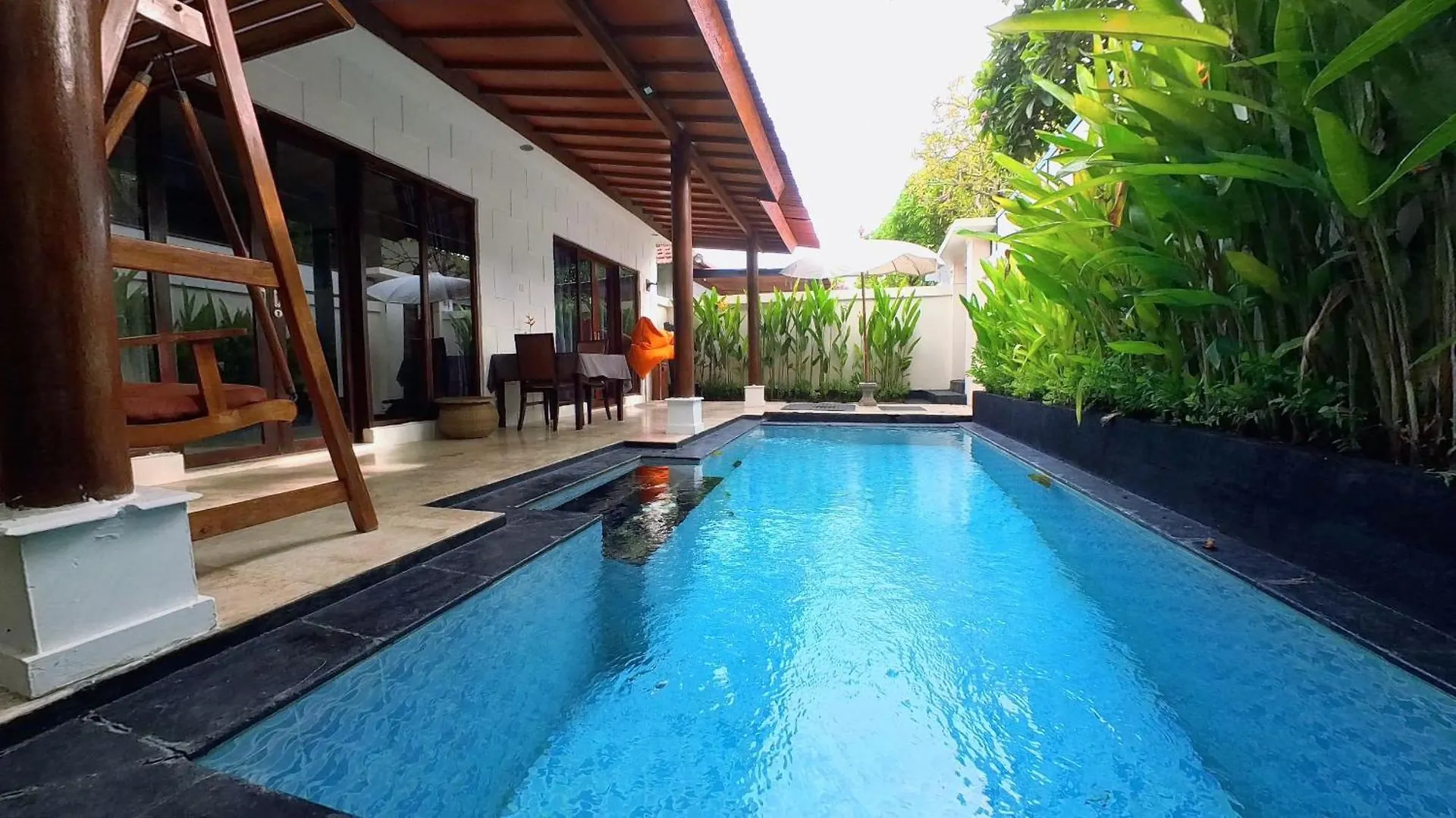 Privat Pool Villa At Kuta Kuta