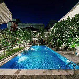 Easy Surf Camp Hotel